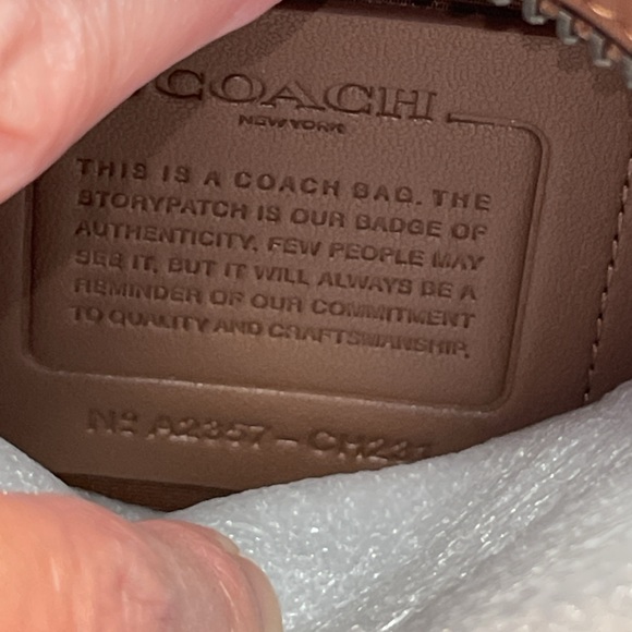 ❤️Warren Belt Bag In Signature Canvas With Trompe L'oeil Print - Picture 11 of 16